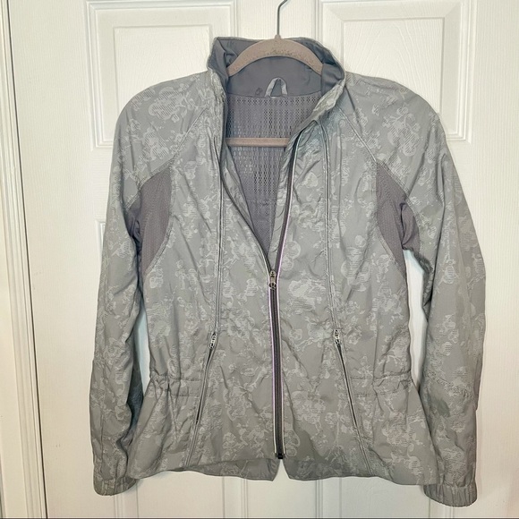 Lululemon Run: Travel to Track Jacket Fossil Grey Zip Up 4 - Picture 5 of 8